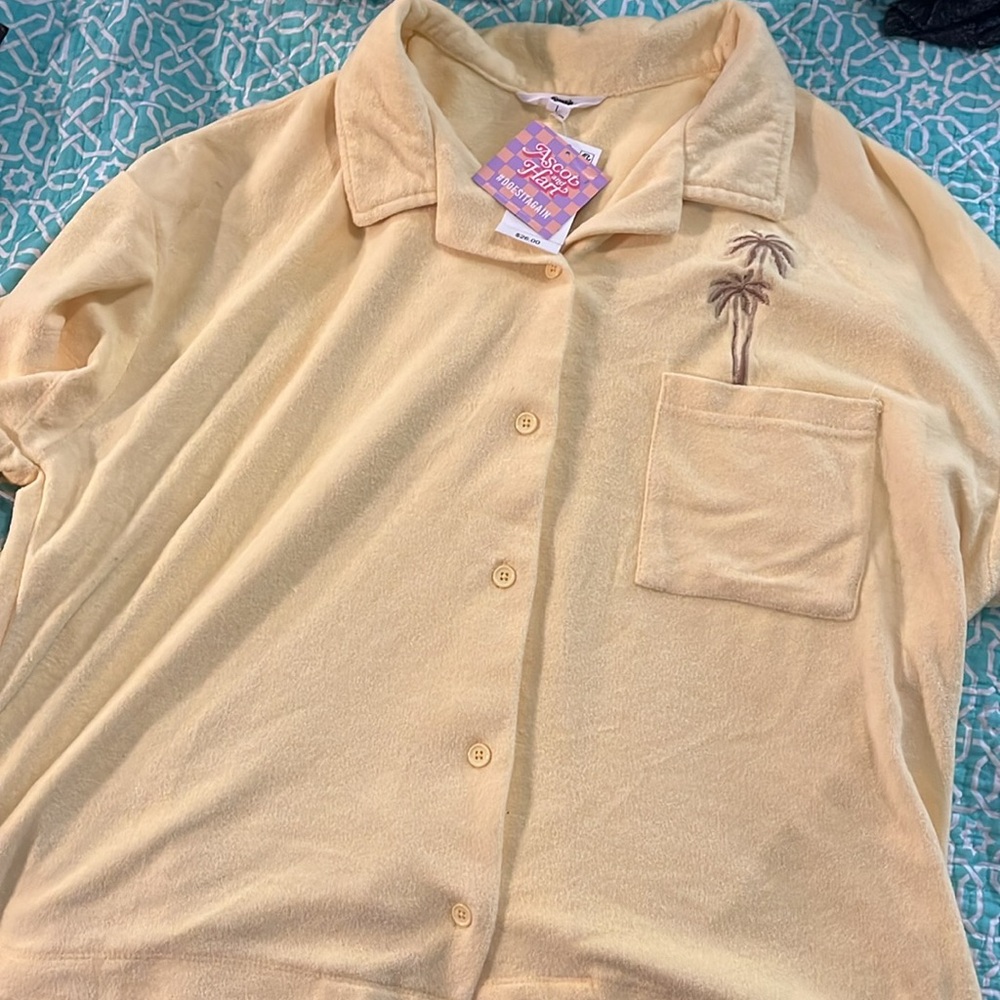 NWT! Ascot + Hart Button-Front Short Sleeve Graphic T-Shirt - Picture 8 of 9